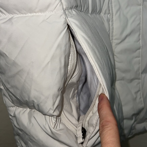 LL Bean M puffer vest nwt - Picture 6 of 6